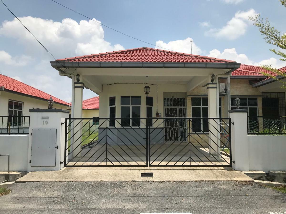Patin Guest House @Desa Telok Ira, Temerloh Pahang Kampong Paya Kerinau ภายนอก รูปภาพ